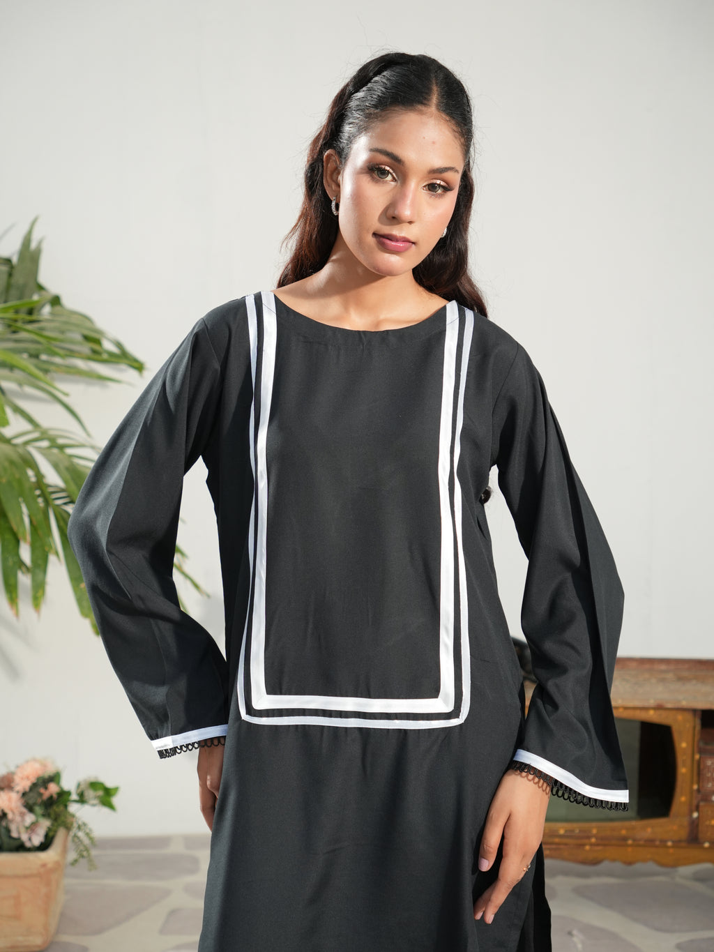 The Monochrome Frame | Long Shirt