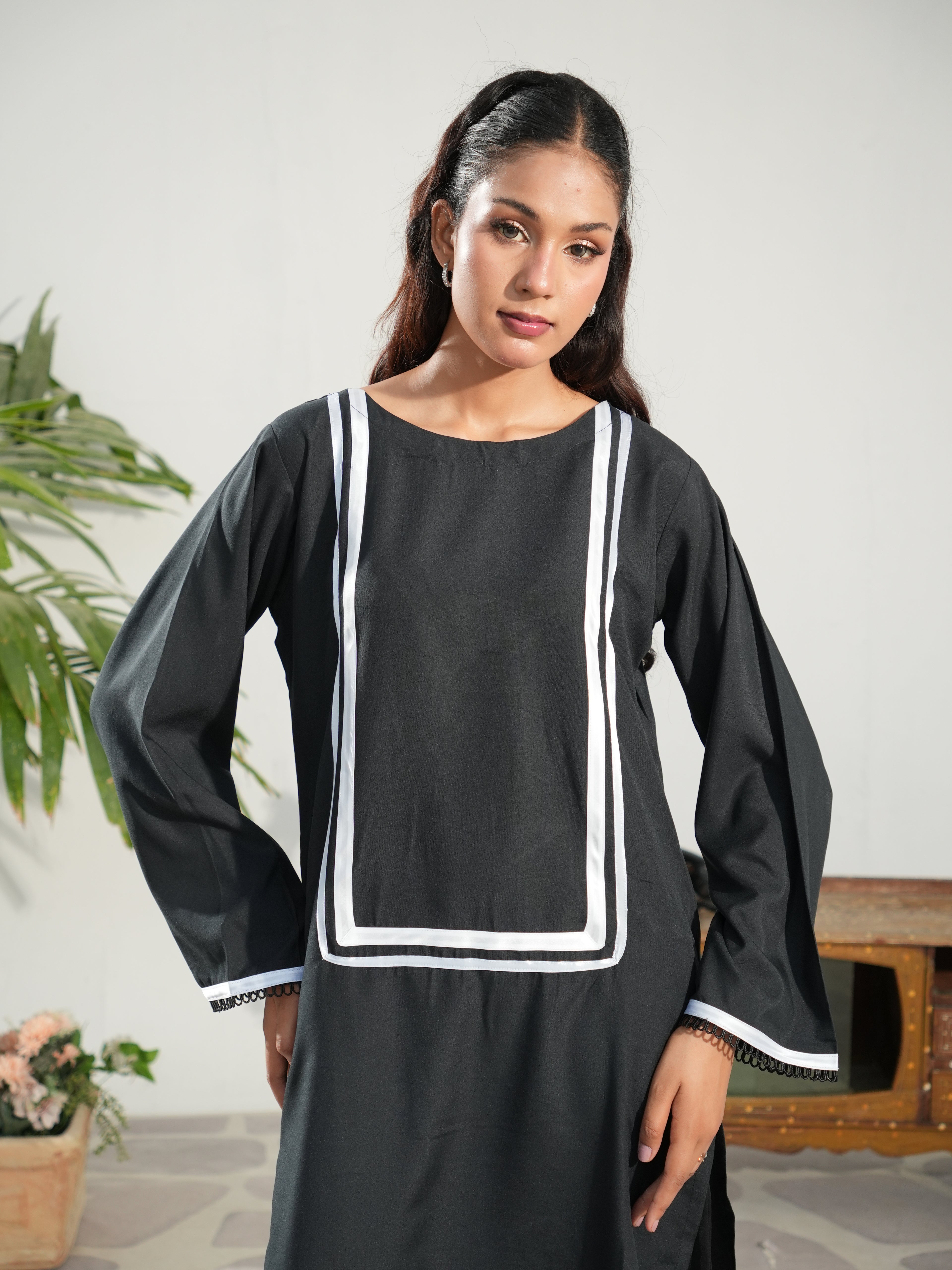 The Monochrome Frame | Long Shirt