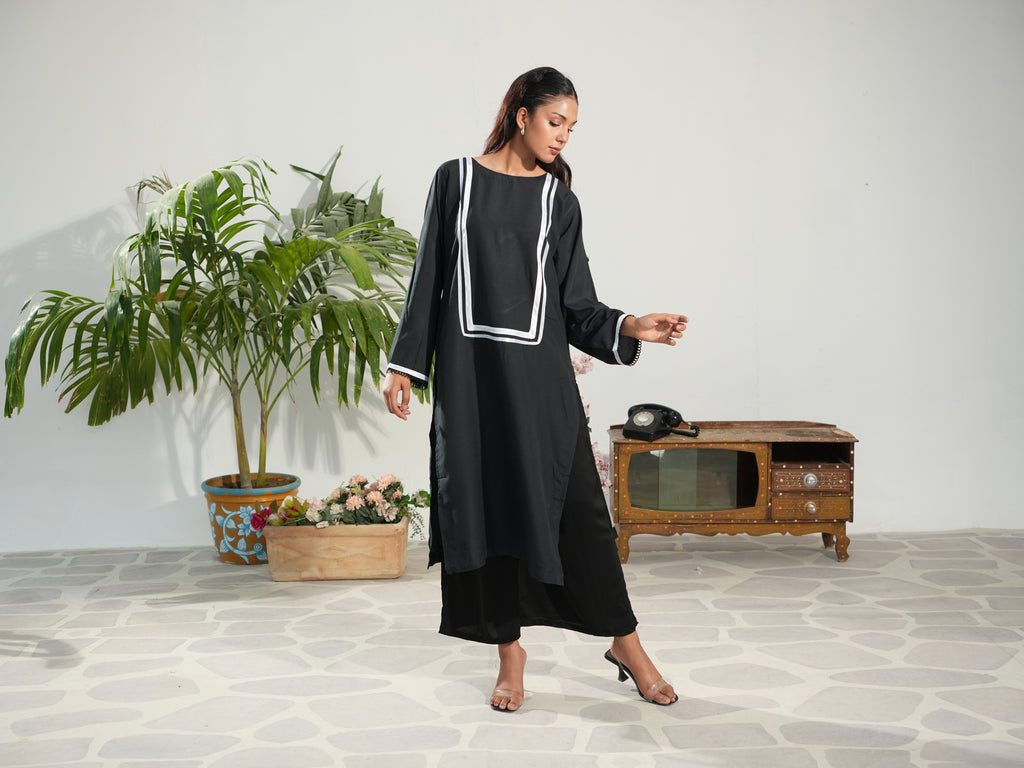 The Monochrome Frame | Long Shirt